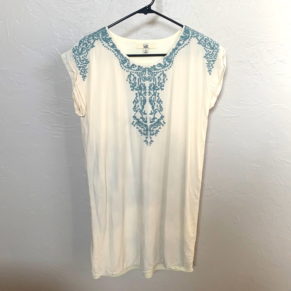 ya | Cream Tunic Dress with Blue Embroidery